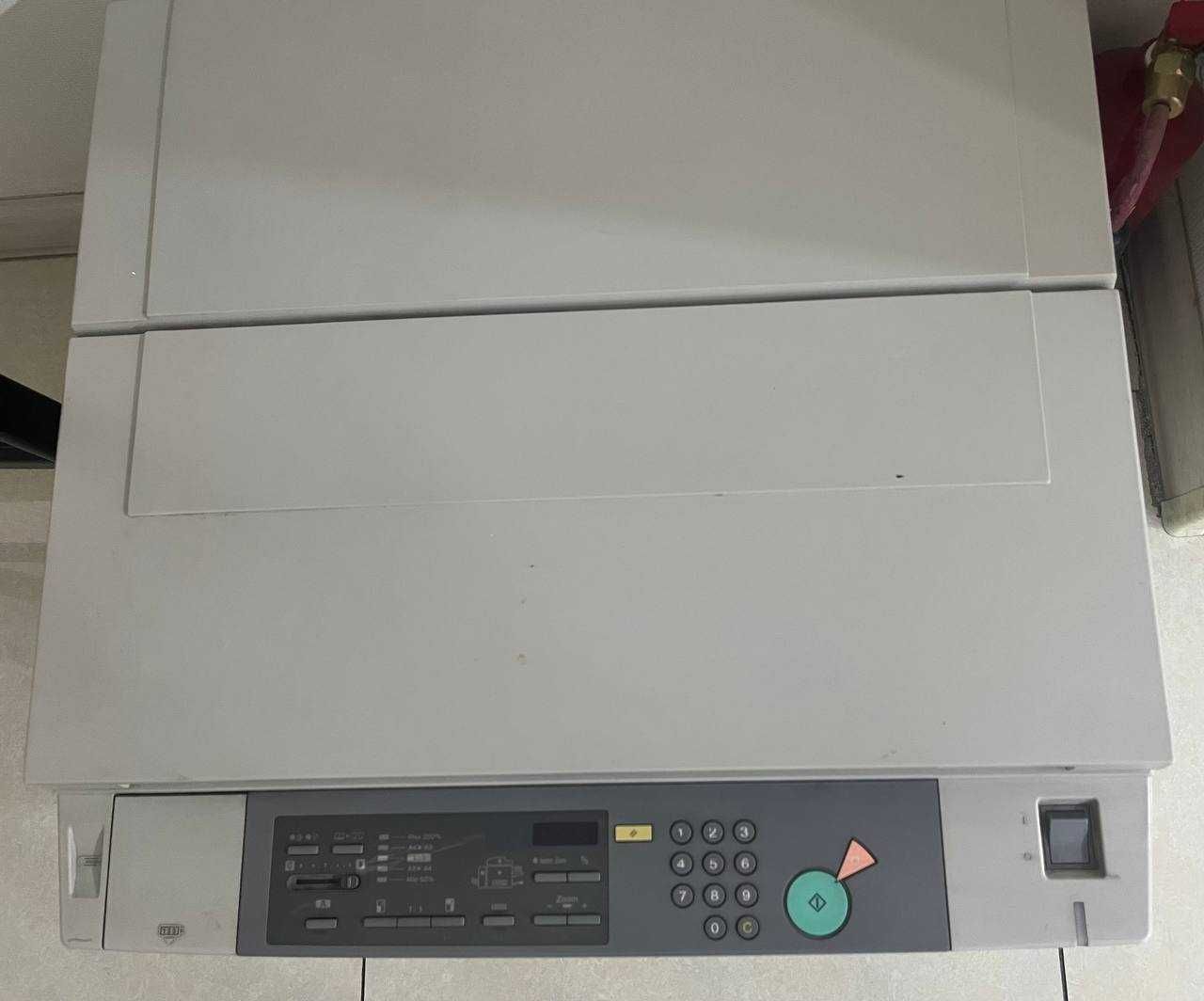 Продаются принтеры Canon i-SENSYS LBP7010C (цветной)  и Canon NP 6317