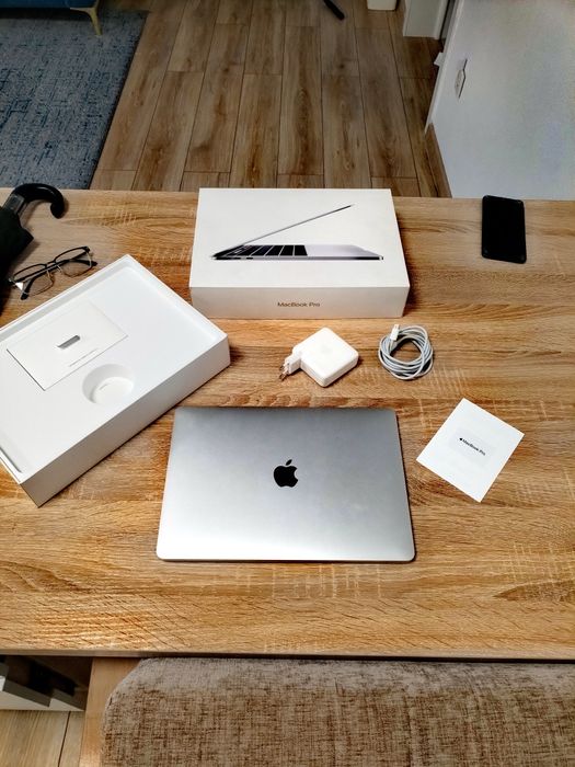 MacBook pro 13-inch