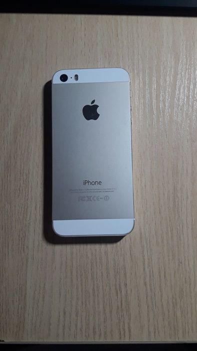 Айфон 5s в идеальном состояние