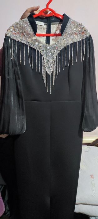 Sotiladi koyne 1marta kiyilgan