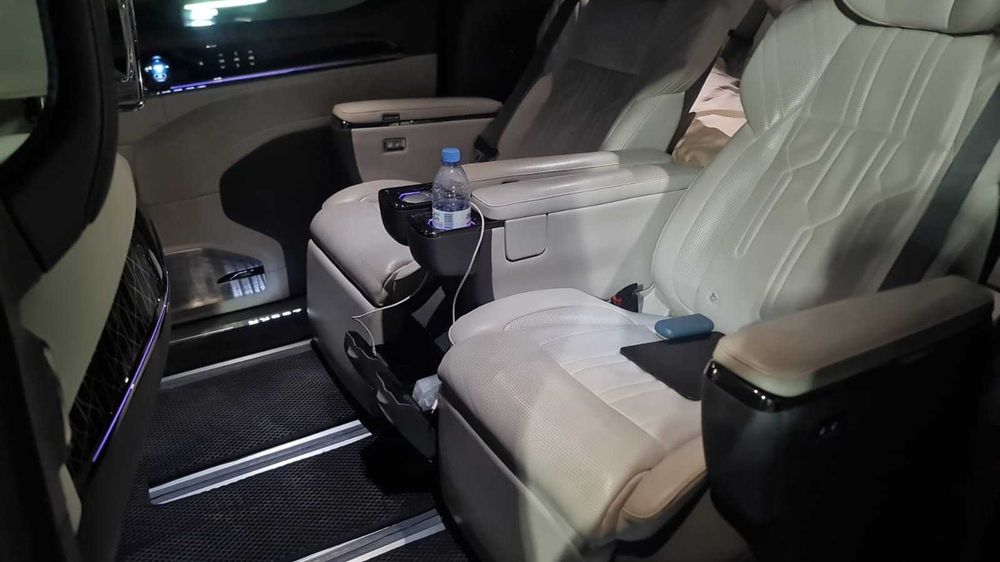 продам автомашину зикр 009