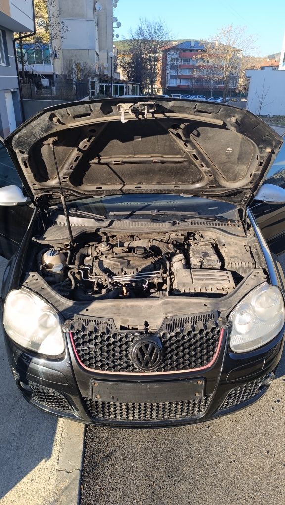 Продавам двигател за голф 5 1.9 105кс. BKC   (Dvigatel ot golf 5 БКЦ)
