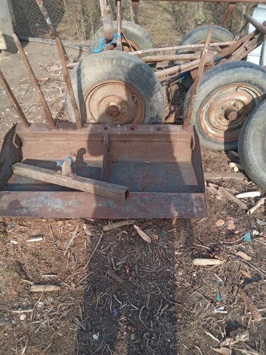 VÂND  Acxa DE REMORCĂ  în stare  Bună