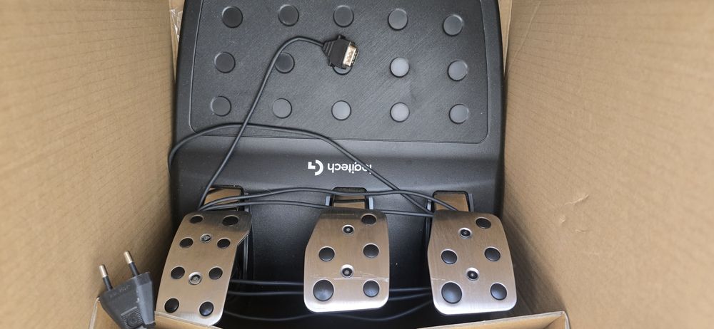 Волан с педали Logitech - G29, черен, PC/PS4/PS5