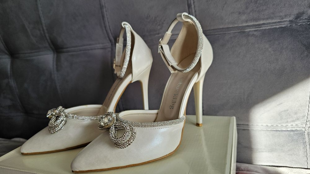 Обувки на висок ток - нови