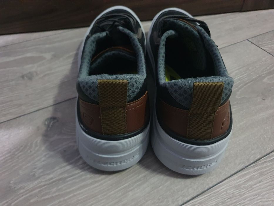 Маратонки Skechers Viewport Brolen