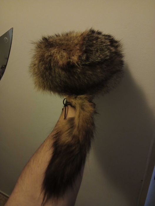 Шапка от чакалска кожа