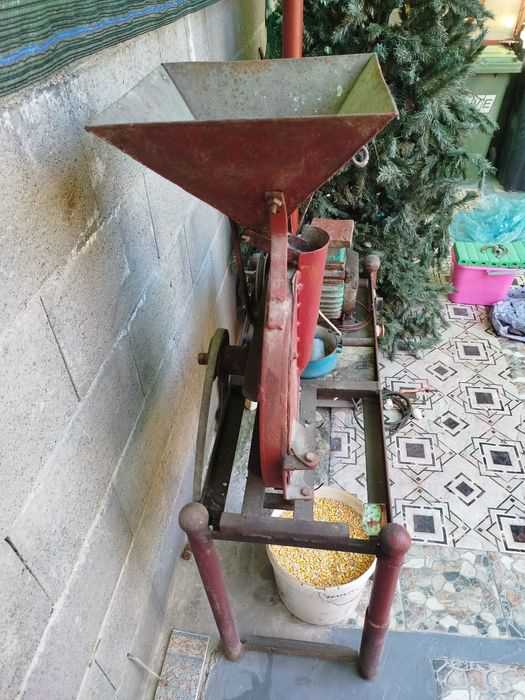 Vand moara cereale 800 lei