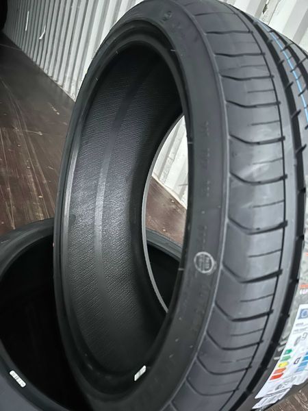 ПРОМО ! ! ! Летен спорт пакет ARIVO 245/35R20 95W XL 275/30R20 97W XL