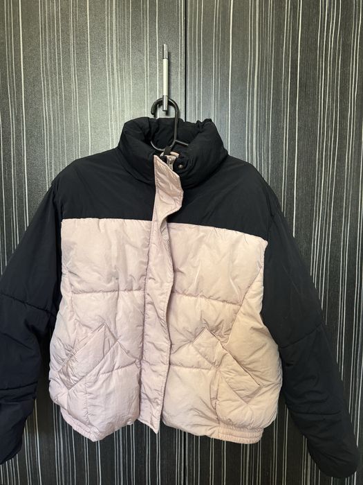 Зимно яке в черно и розово от H&M