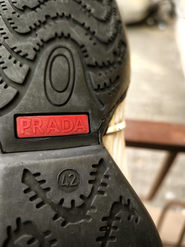 Preț fix,Pantofi PRADA din piele naturala 42;26cm nu Nike Adidas