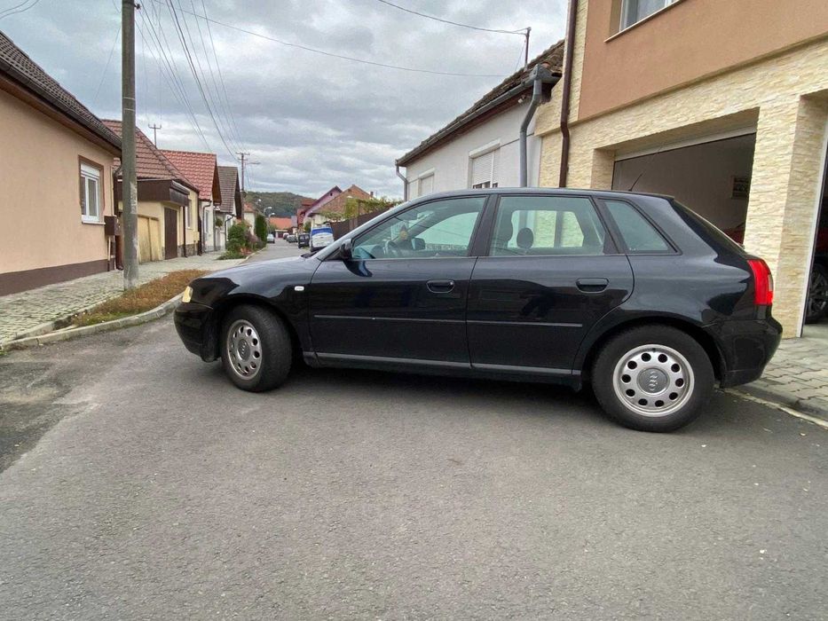 Audi a3; 1,6 benzină, 2001