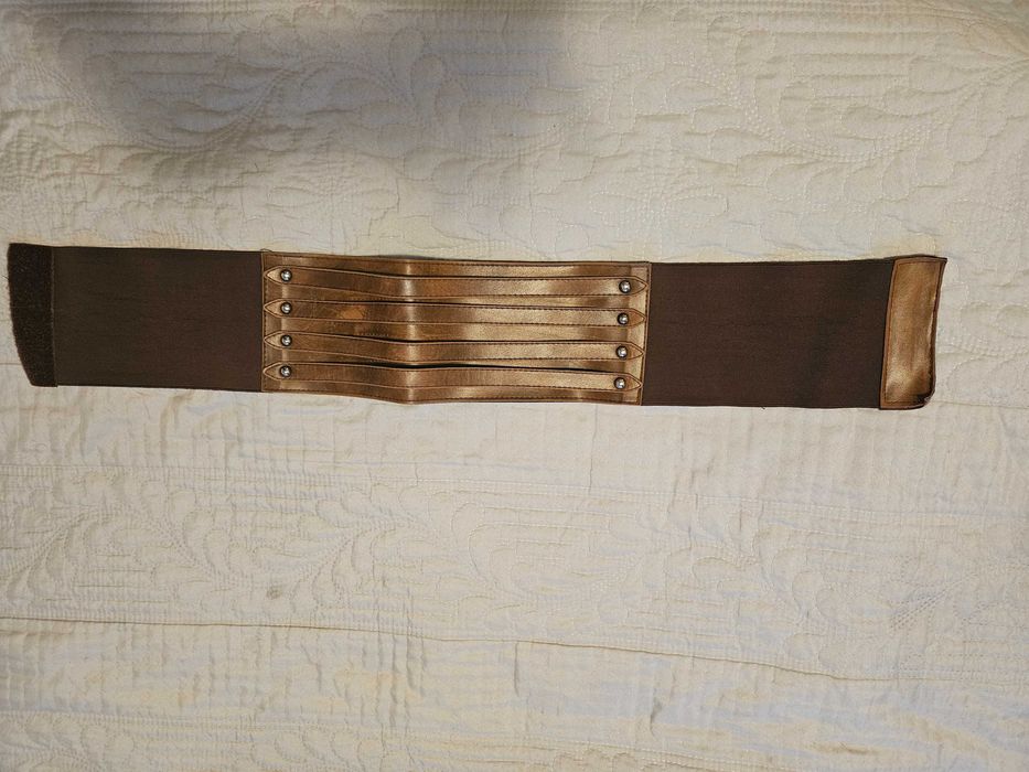 Комплект от пухкав елек и гети