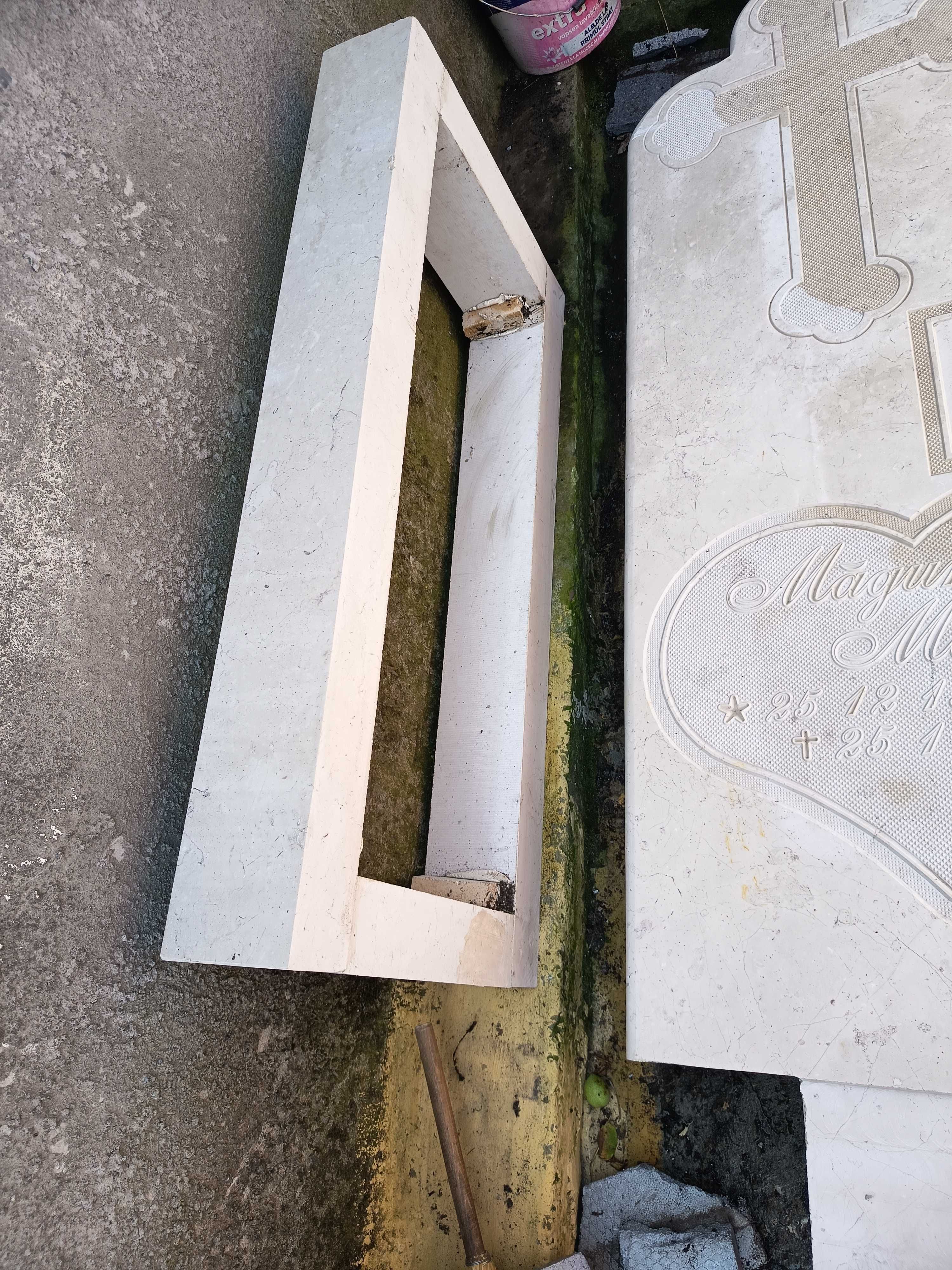 Piatra funerara pentru cimitir