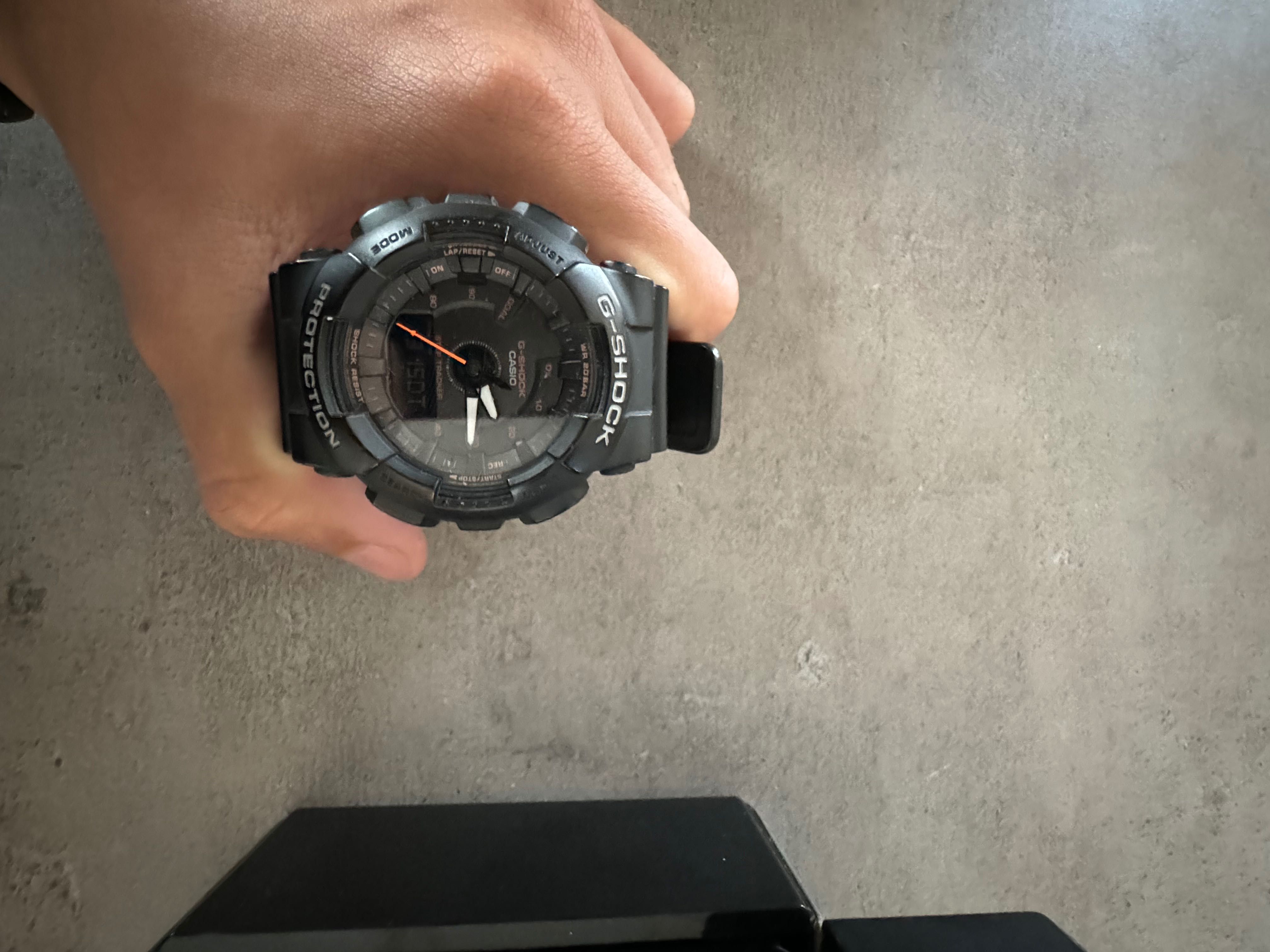 Продавам часовник BABY-G-Shock