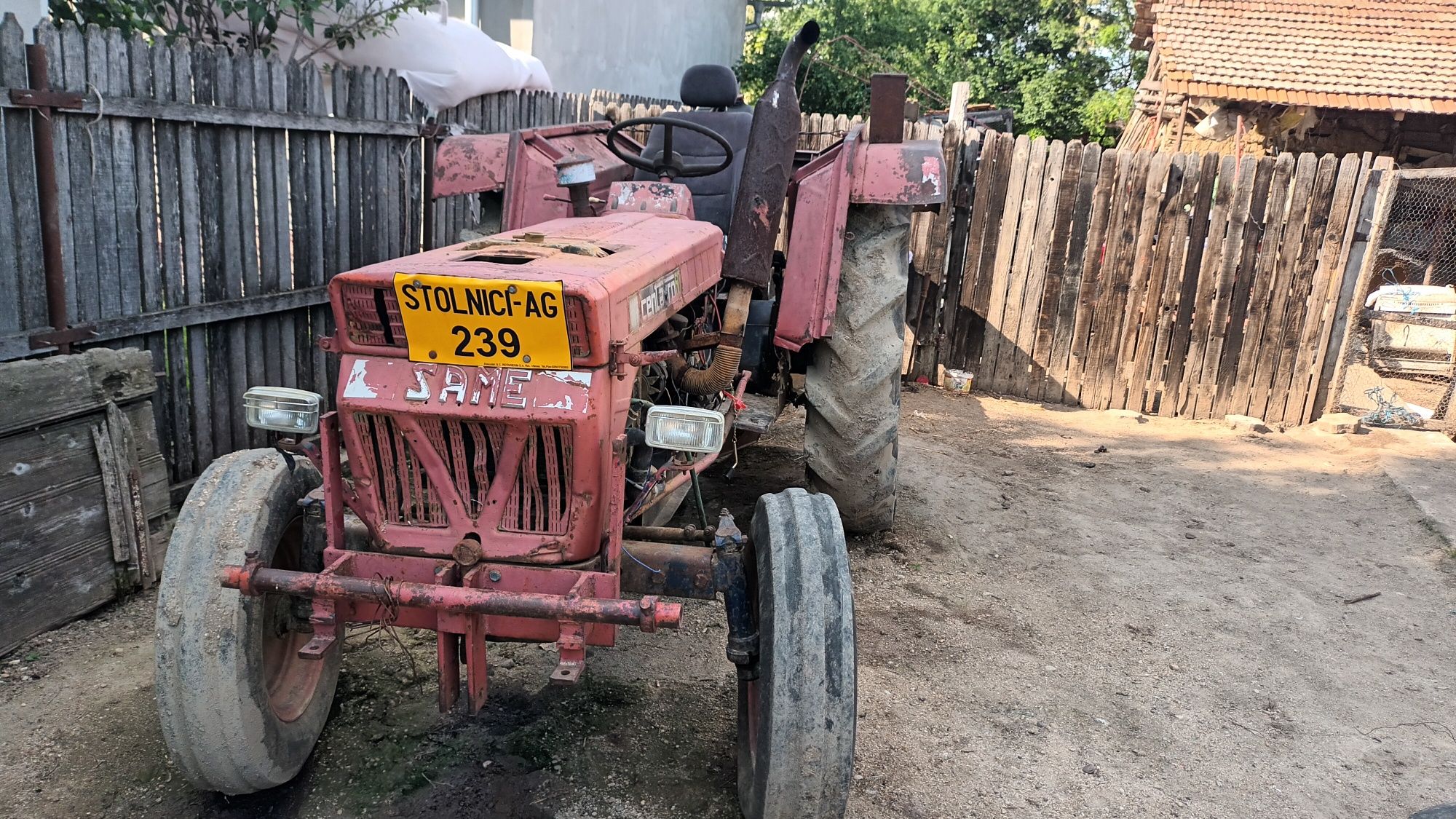 Vând tractor SAME ,tipul 60 ,fabricat in 1984 +utilaje