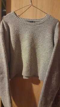 Gray stradivarius sweater :>