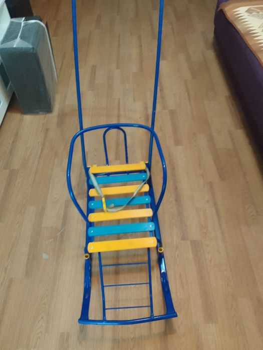 Санки детские  ,возрост с 2-х до 8 лет