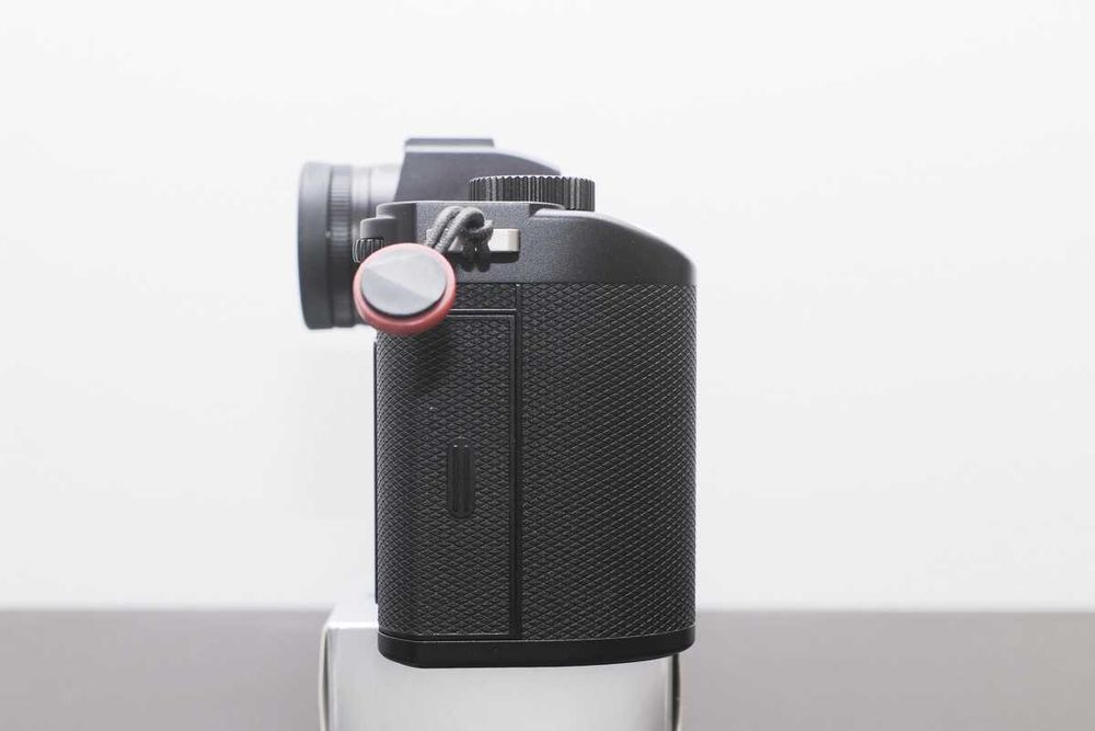 Leica sl2s, cutie, 3 acumulator, 2adaptoare L-M