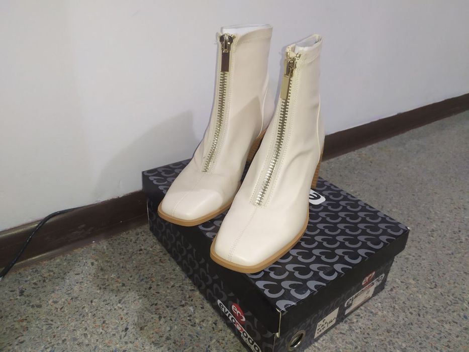 Демисезонные ботинки Stradivarius