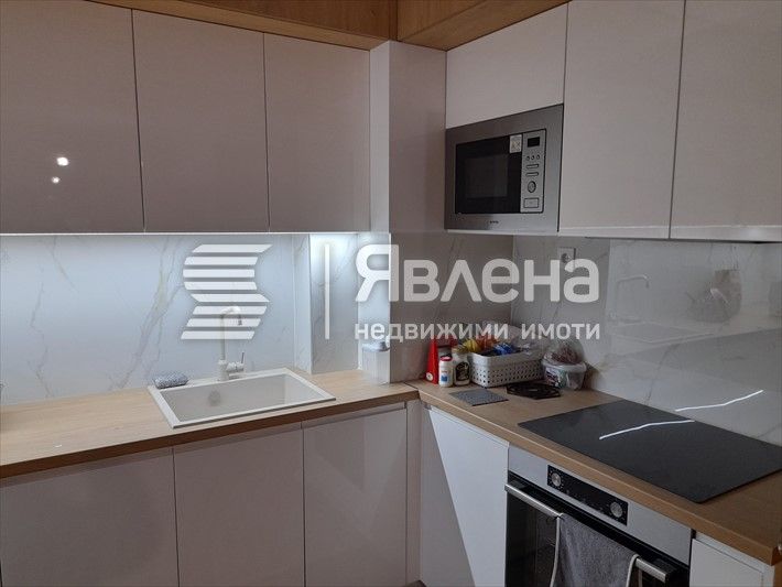 Тристаен обзаведен апартамент