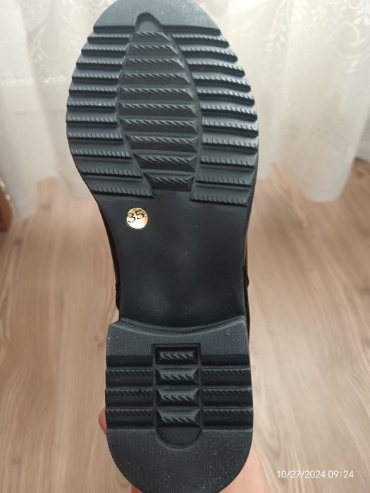 Eleganță și Confort la Pășire: Cizme de Piele Naturală, Mărimea 35