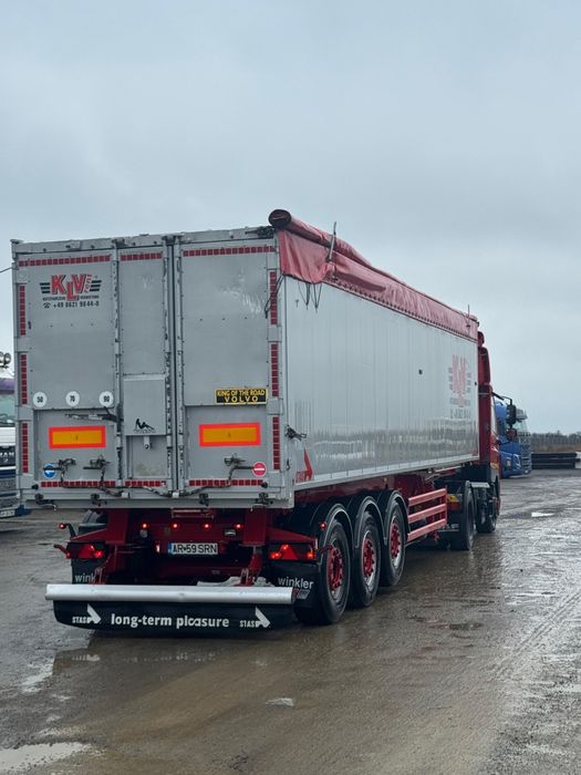 Vând semiremorca basculanta Stas