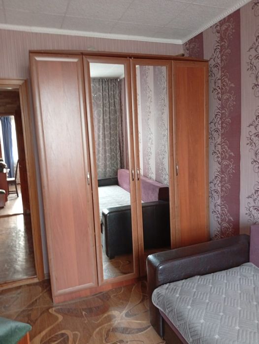 Шкаф 4створчатый с зеркалами,рамочные фасады.