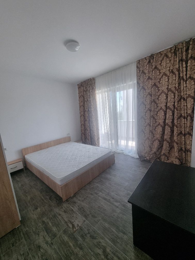 Inchiriez apartament