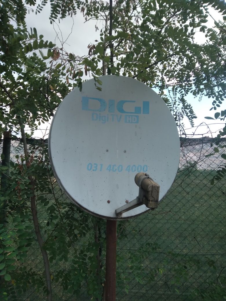 Antena Satelit DIGI