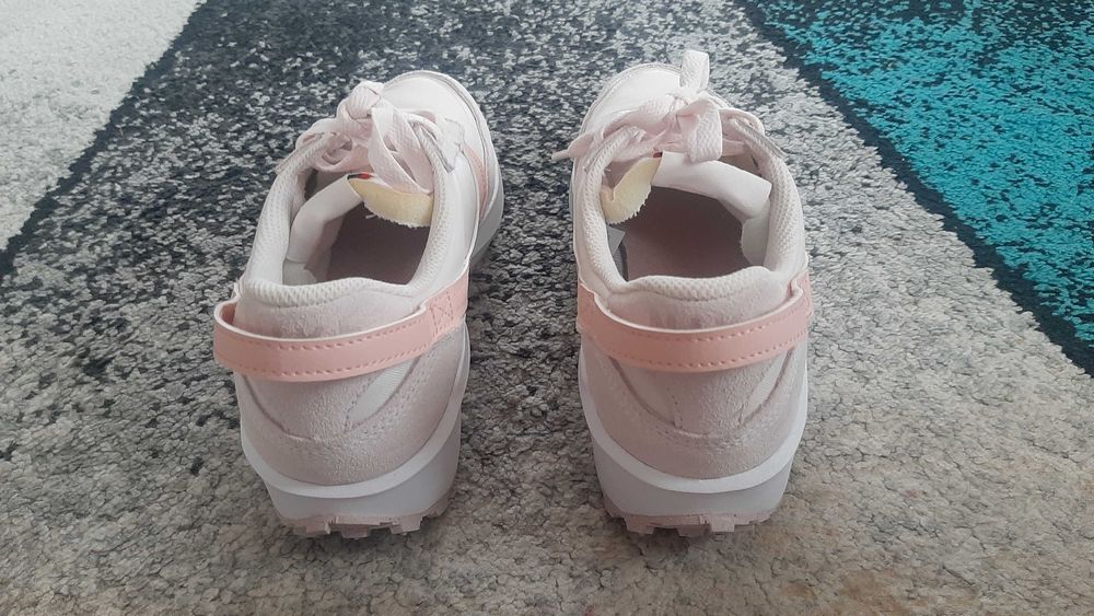 Adidasi nike 37.5  noi