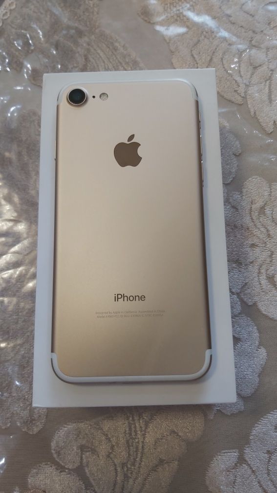 Iphone 7 (32ГБ) Золотой