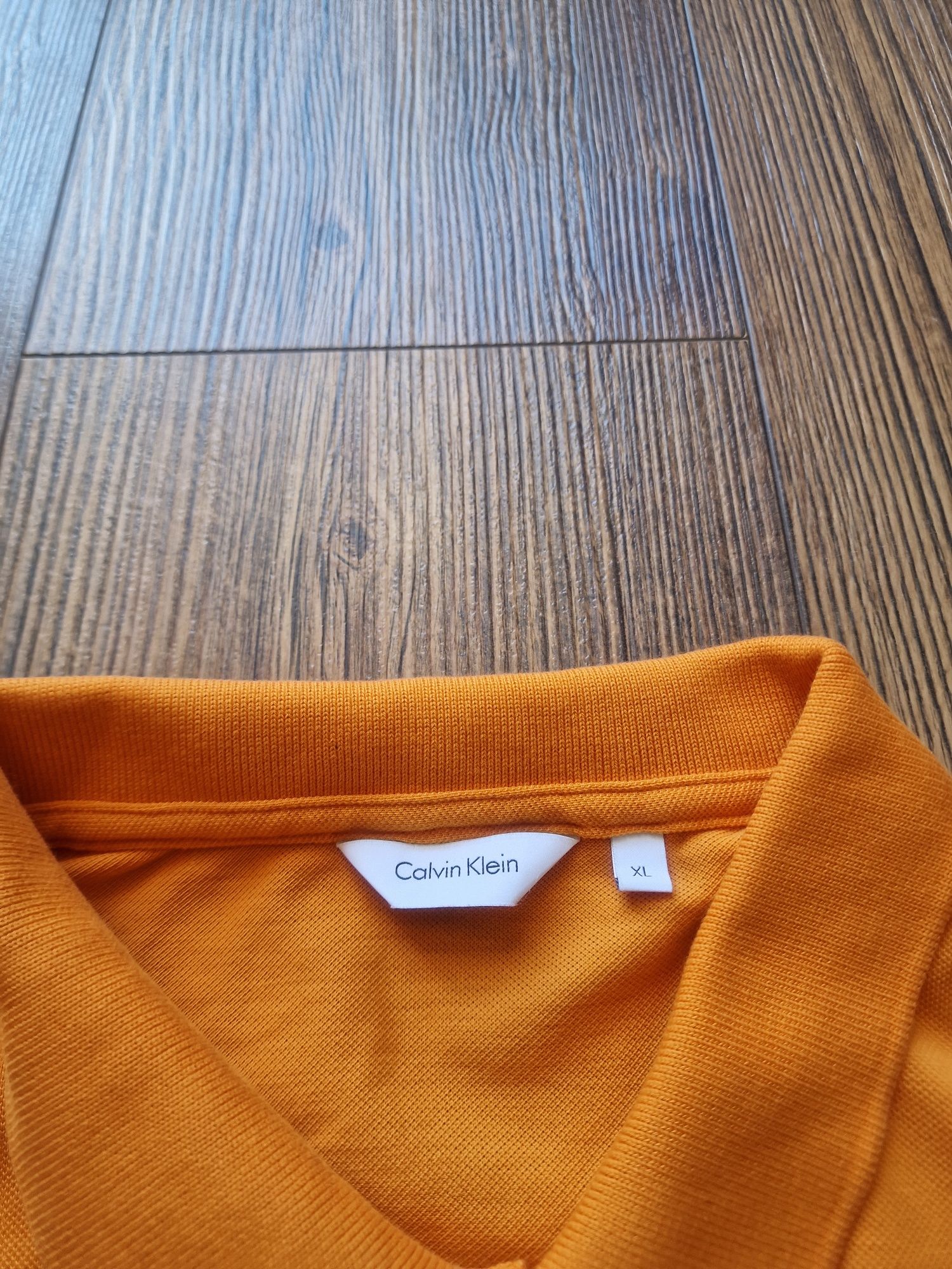 Страхотна мъжка тениска CALVIN KLEIN размер  L