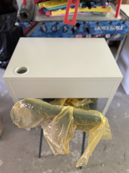 Mobilier birou + decoratiuni - birouri, banci, scaune