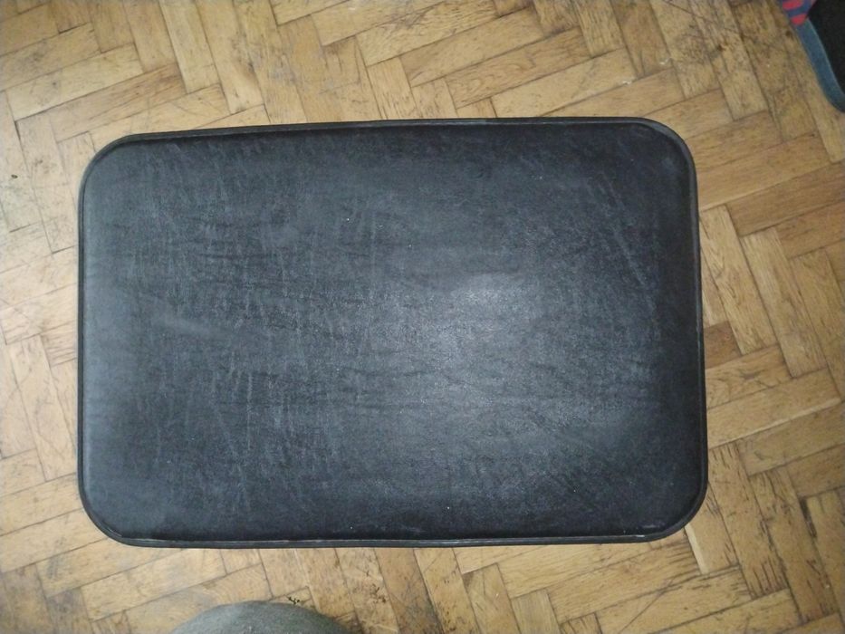 Ретро куфар черен