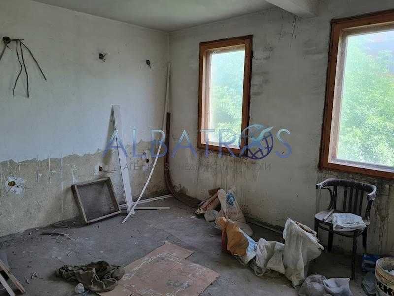 Продава се Двустаен апартамент в Варна, Колхозен пазар - 65 кв.м за 1331 €/кв.м - Снимка #2