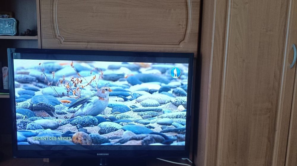 Продам телевизор samsung.