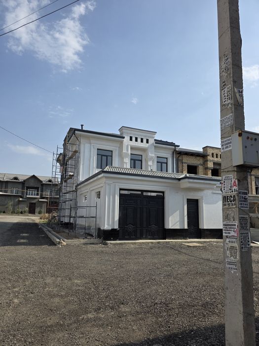 Uy sotiladi ipodrom tarafda