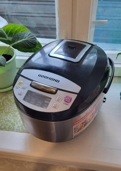Мультиварка Redmond RMC-M4500 Black