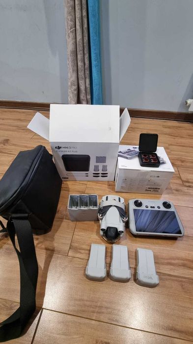 Дрон DJI Mini 3 Pro + DJI RC + Fly More Kit Plus белый