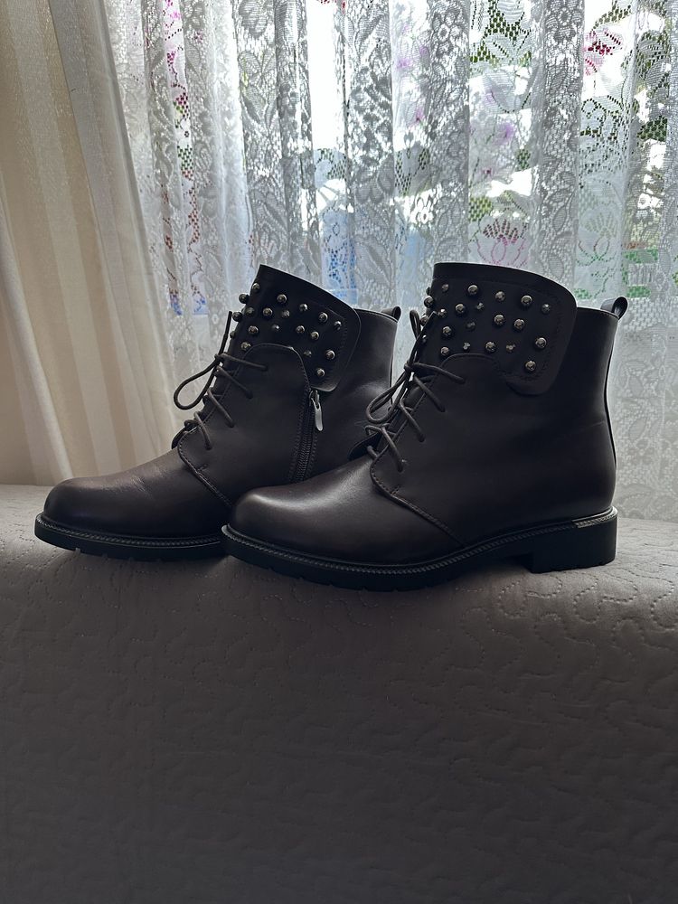 Botine imitatie piele-nepurtate