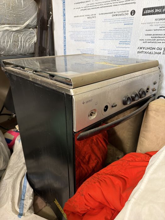 Продам газовую плиту