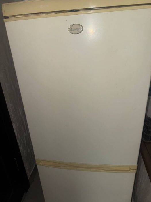 Холодильник Snaige в рабочем состояние