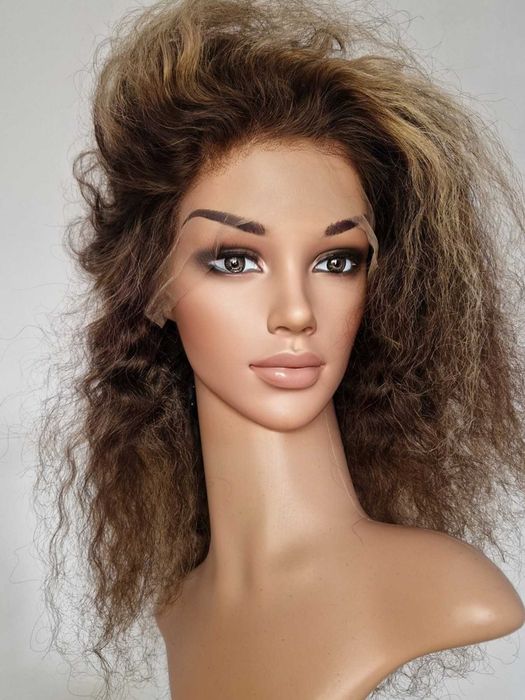 Естествена афро къдрава кафява перука с руси кичури с дантела 13х4