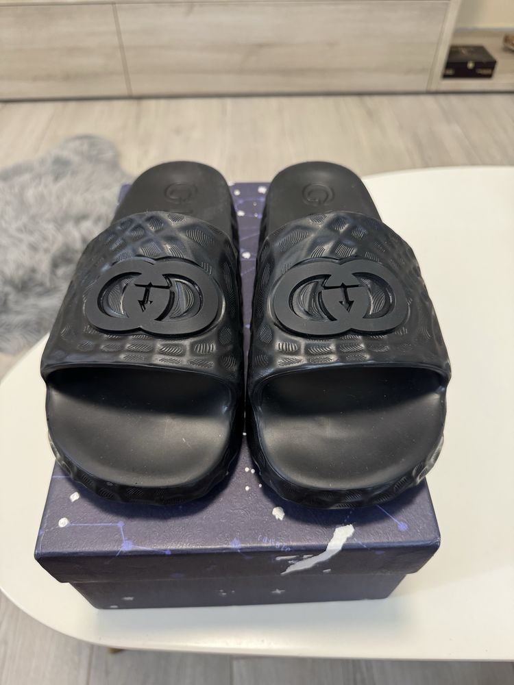 Slapi Gucci colectie noua