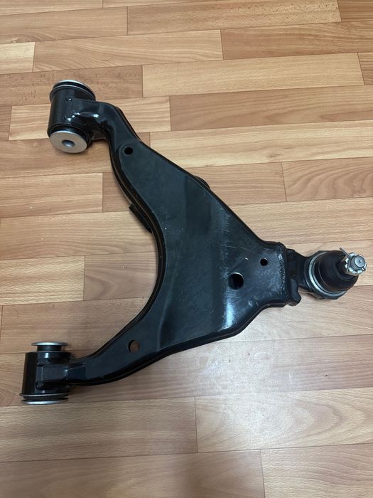 Продам новый рычаг на Прадо120