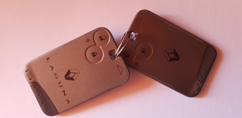 Cheie Renault Laguna originale cu cip si placa