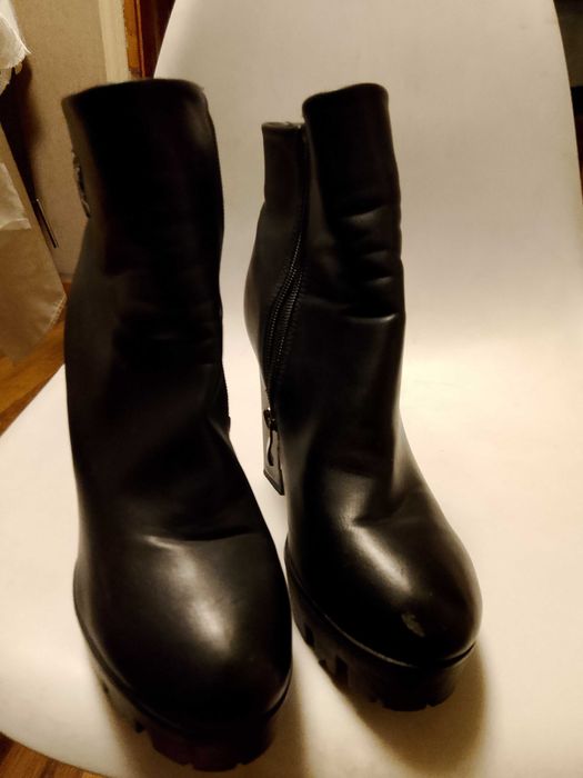 Дамски боти от естествена кожа