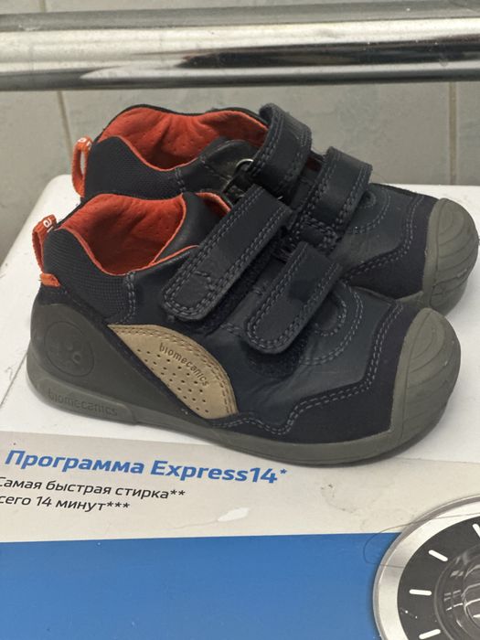 Продам кроссовки Biomecanics