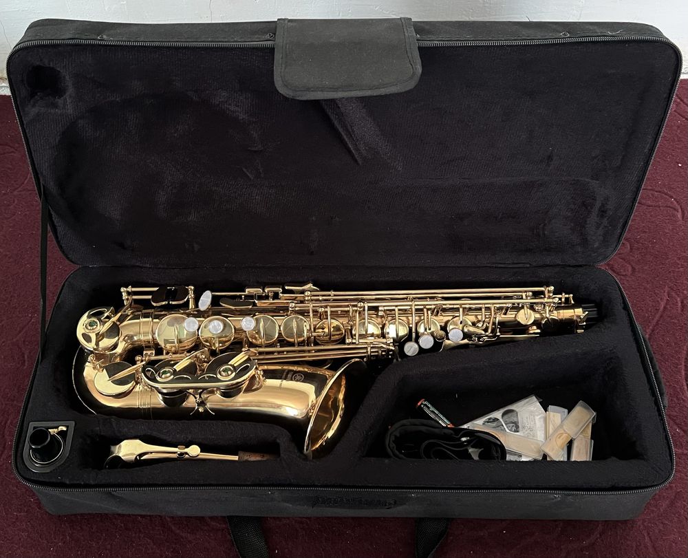 Komplekt aparat, Yamaha Saksafon sotiladi!